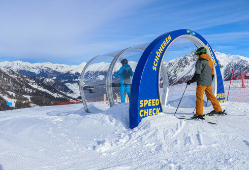 Complete equipment for racing slopes and fun slopes