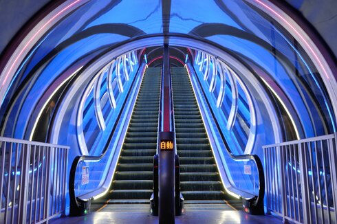 Innovative "Duplex L Solux" gallery in Okuibuki