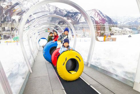 Moving Carpet and Sunny Stuff inspire Japanese snow sports enthusiasts