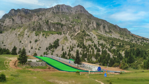 Unlimited skiing and tubing fun in the Greek mountain summer