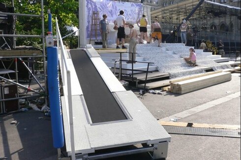 The Sunkid Moving Carpet at the Life Ball 2007 in Vienna