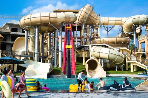 Tube and Raft conveyor belt in Hot Go Park (CHN)