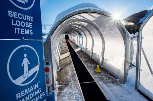 Moving Carpet - Beginner Ski Slopes - Whistler-Blackcomb (CAN)