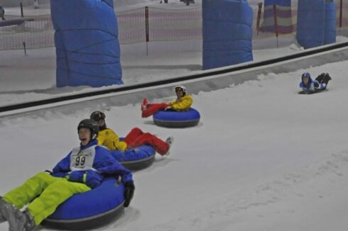Neuss (D): Two Sunkid Moving Carpet at the Neuss Glacier