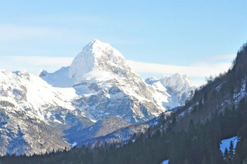Sella Nevea (IT): A Sunkid Moving Carpet replaces Ski Lift in the ski school area