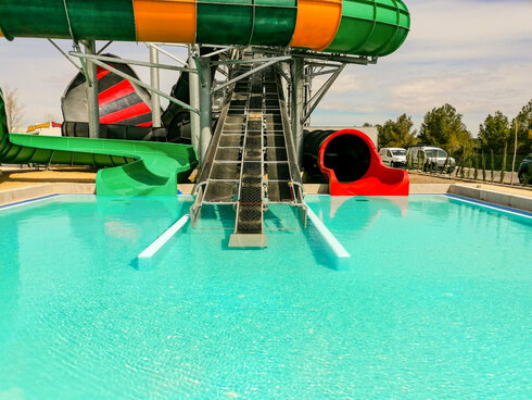 New raft return conveyor for water park in Madrid