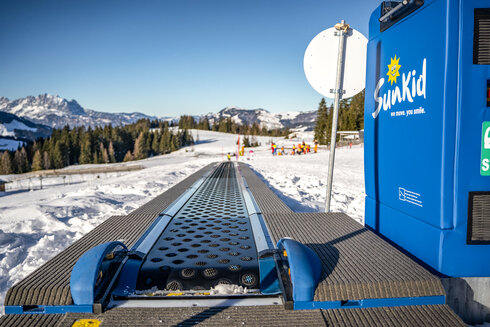 New beginners' area - with Sunkid Moving Carpet in the center