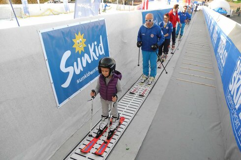 Moving Carpet: Ski pass Modena (ITA): Sunkid Moving Carpet as an ascent aid in Outdoor Ski
