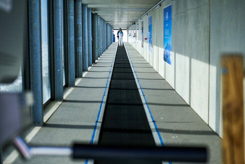 A Moving Carpet with special gallery